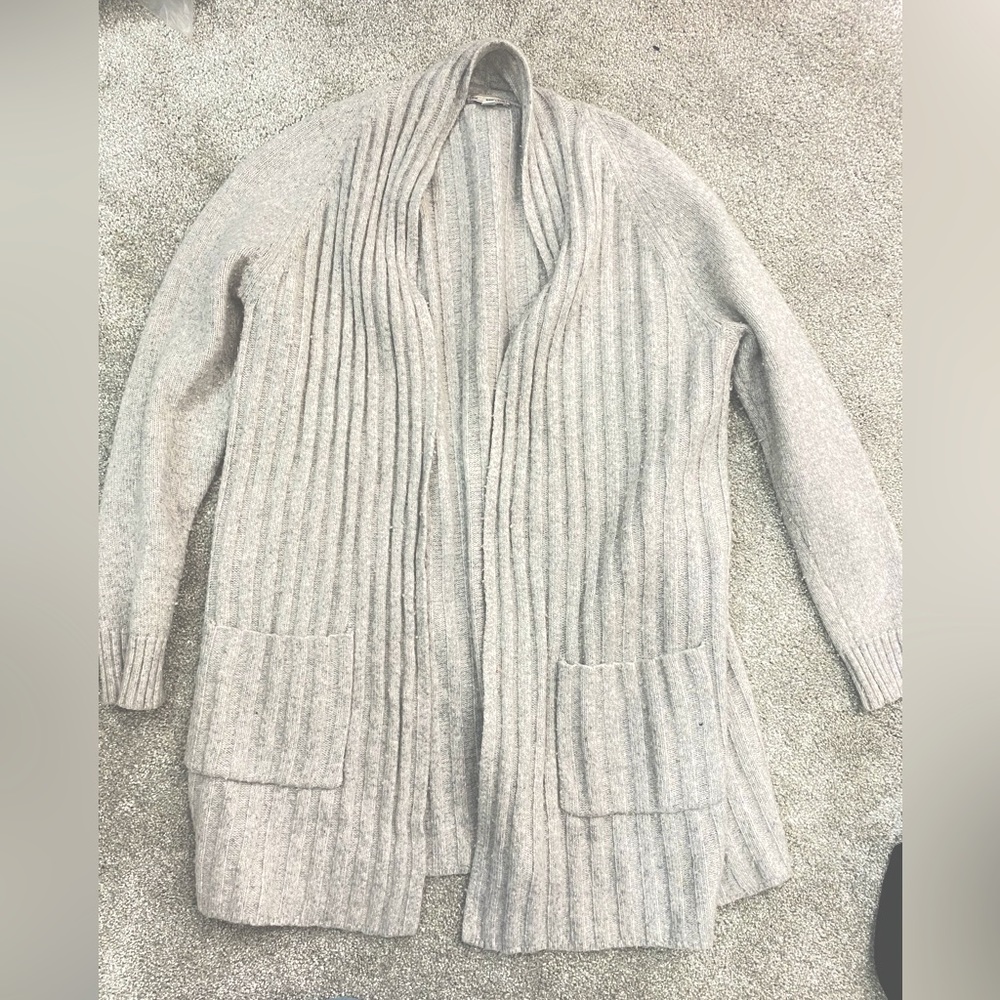 🩶Grey Gap Sweater🩶